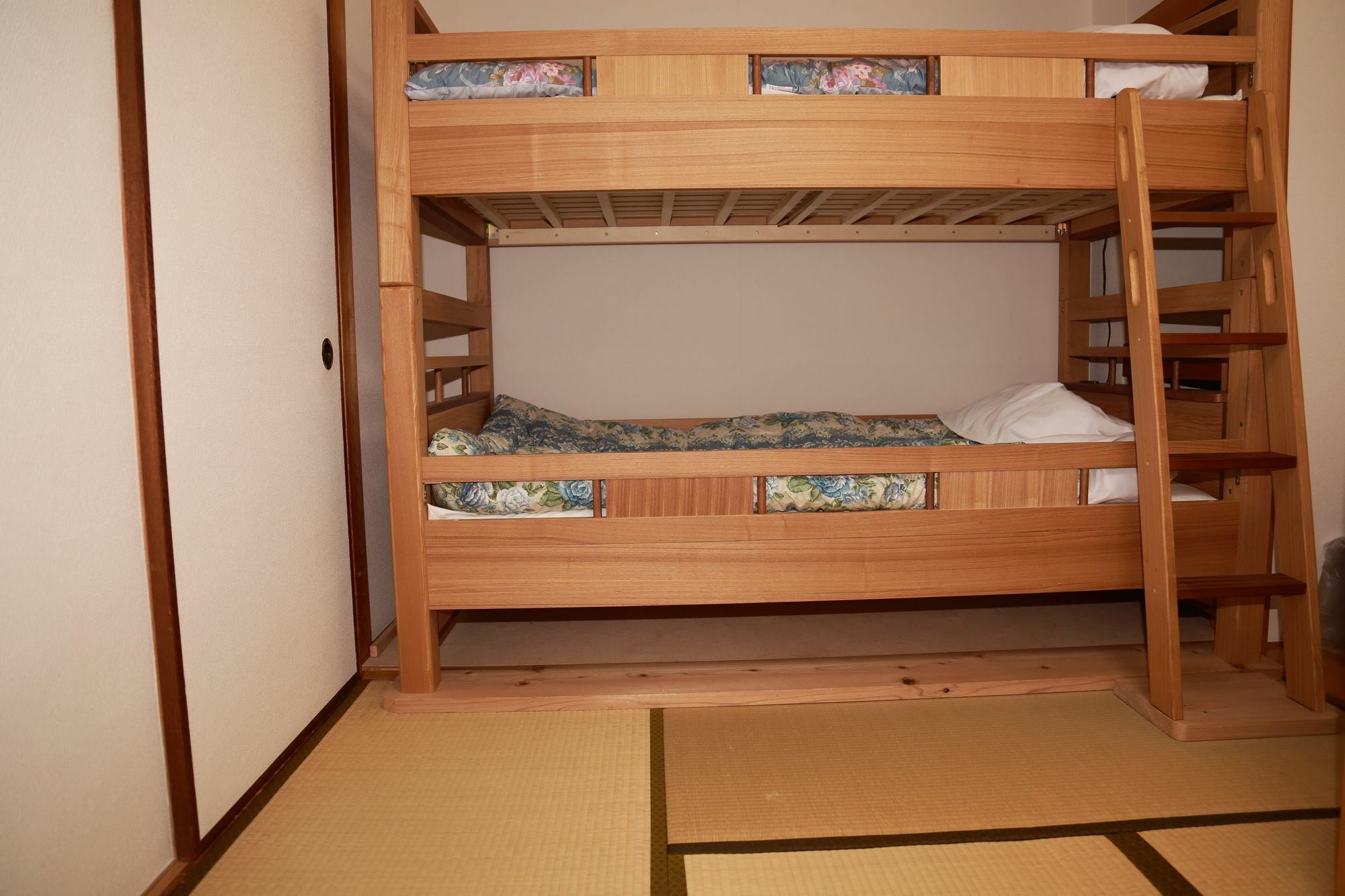 Guest House Fun Osaka Esterno foto